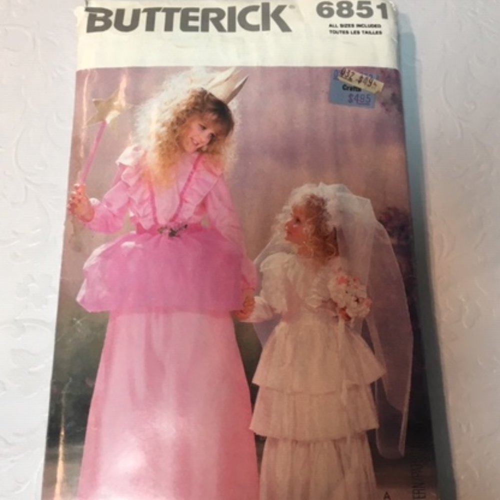 SEWING Pattern Dress Up Halloween-Butterick Princess Costumes (Sizes 2-14)